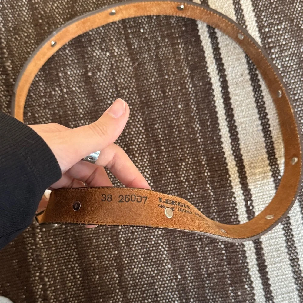 Stylish Brown Leather Belt with Silver Details Buffalo
